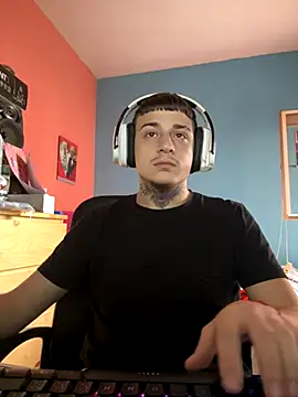 Snapshot of Nenejoven16- chatting on 10.13.25 Nenejoven16- online show from 10.13.25