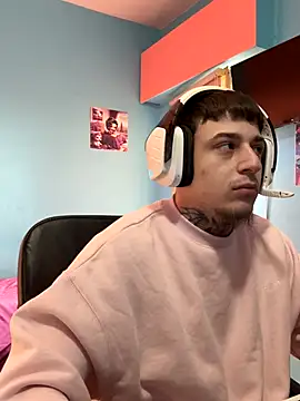 Snapshot of Nenejoven16- chatting on 11.21.25 Nenejoven16- online show from 11.21.25