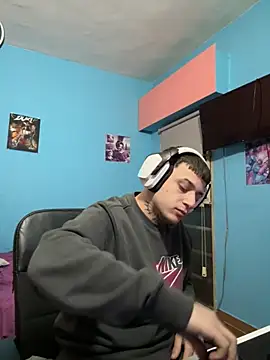 Snapshot of Nenejoven16- chatting on 11.25.25 Nenejoven16- online show from 11.25.25