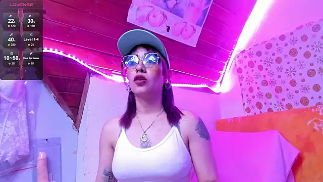 Snapshot of staacy37 chatting on 02.07.25 staacy37 online show from 02.07.25