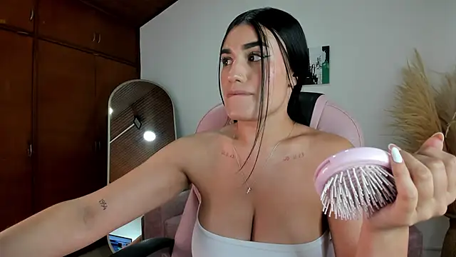 Snapshot of Alheli_16 chatting on 02.21.26 Alheli 16 online show from 02.21.26