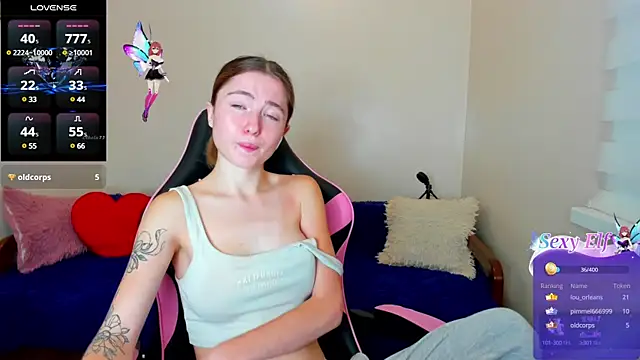 Snapshot of Luxuryalma chatting on 12.13.24 Luxuryalma online show from 12.13.24