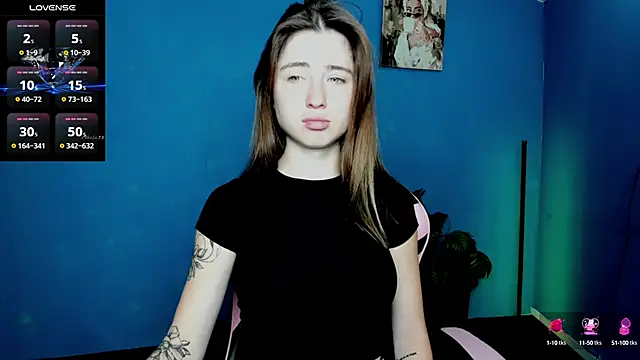 Snapshot of Luxuryalma chatting on 09.15.25 Luxuryalma online show from 09.15.25