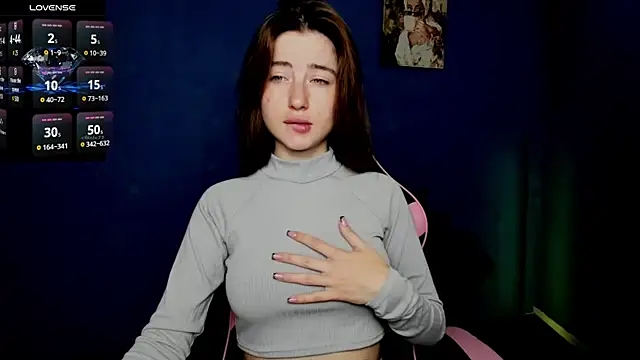 Snapshot of Luxuryalma chatting on 09.16.25 Luxuryalma online show from 09.16.25