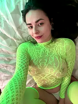 Snapshot of Alicia_Hot1 chatting on 12.19.25 Alicia Hot1 online show from 12.19.25