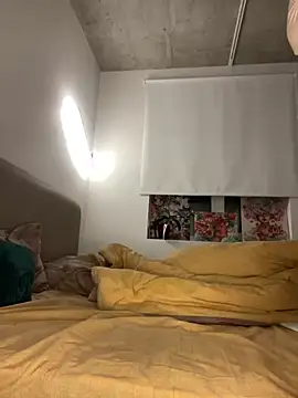 Snapshot of _urbestie_ chatting on 02.23.25 urbestie online show from 02.23.25