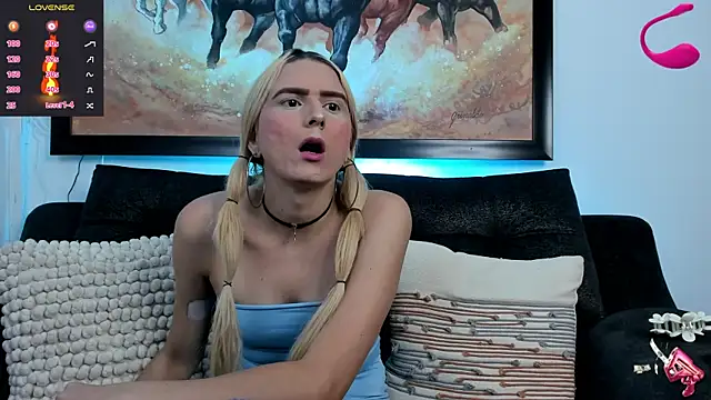 Snapshot of shannel__queen chatting on 02.02.25 shannel queen online show from 02.02.25