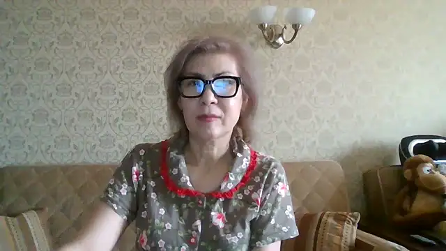 Snapshot of Elegant00Lady chatting on 06.29.26 Elegant00Lady online show from 06.29.26