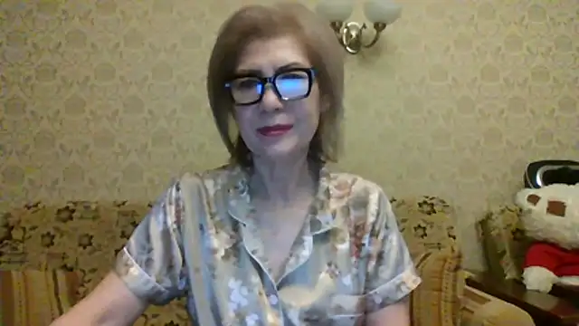 Snapshot of Elegant00Lady chatting on 07.13.26 Elegant00Lady online show from 07.13.26