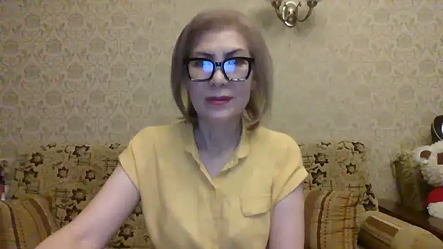 Snapshot of Elegant00Lady chatting on 07.28.26 Elegant00Lady online show from 07.28.26