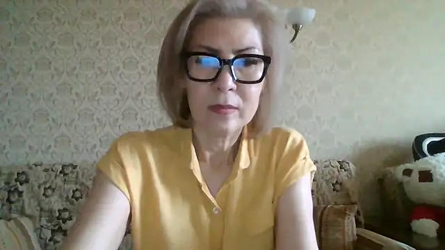 Snapshot of Elegant00Lady chatting on 07.29.26 Elegant00Lady online show from 07.29.26