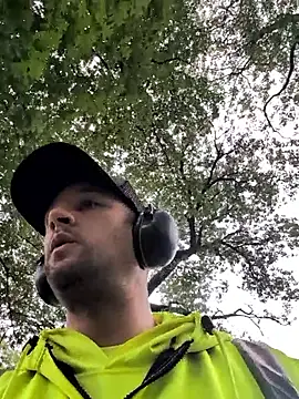 Snapshot of Flokester2 chatting on 09.09.25 Flokester2 online show from 09.09.25