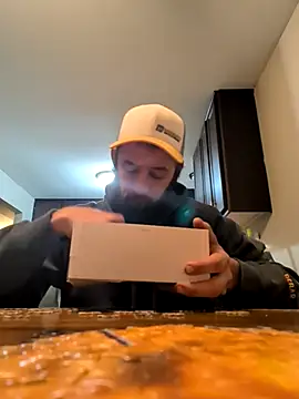 Snapshot of Flokester2 chatting on 11.27.25 Flokester2 online show from 11.27.25