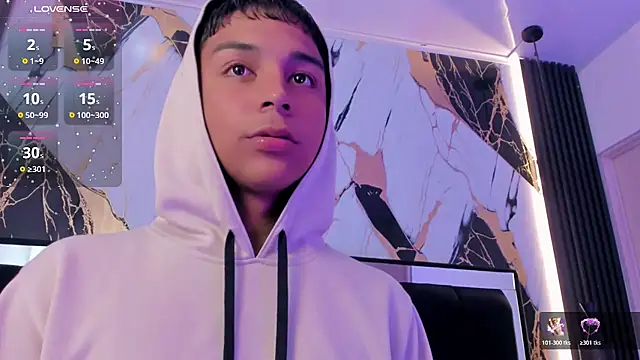 Snapshot of Seductivo_jr chatting on 03.10.26 Seductivo jr online show from 03.10.26