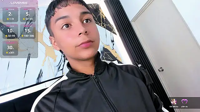 Snapshot of Seductivo_jr chatting on 03.12.26 Seductivo jr online show from 03.12.26