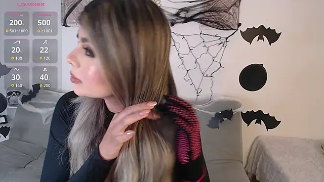 Snapshot of Abigail_29 chatting on 10.24.25 Abigail 29 online show from 10.24.25