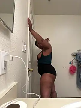 Prettynthick12 online show from 05.30.26