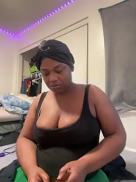 Prettynthick12 online show from 06.20.26