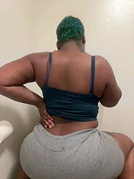 Prettynthick12 online show from 06.29.26
