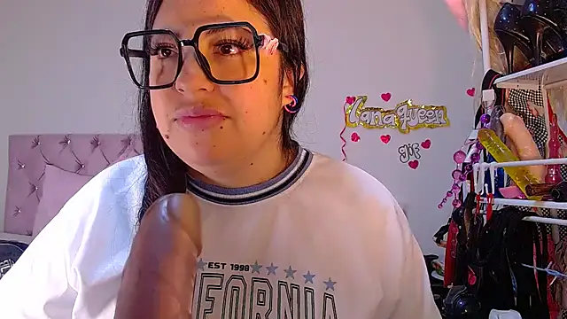 lanaqueen699 online show from 04.25.26