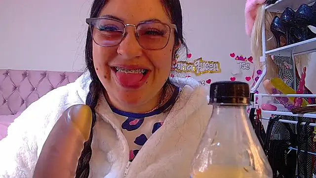 lanaqueen699 online show from 06.25.26