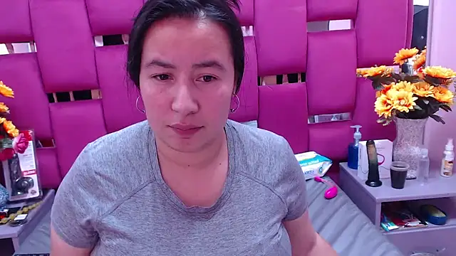 NaomyPrinces online show from 12.20.24