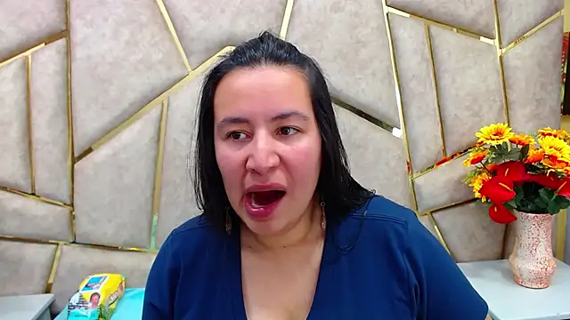 NaomyPrinces online show from 02.08.25