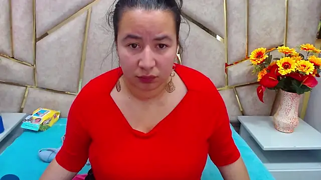 NaomyPrinces online show from 02.14.25