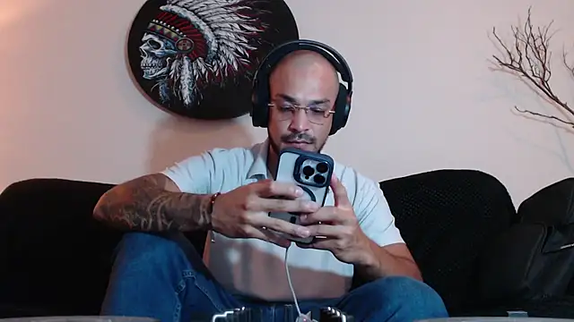 Snapshot of DirtyDanteX chatting on 05.23.26 DirtyDanteX online show from 05.23.26