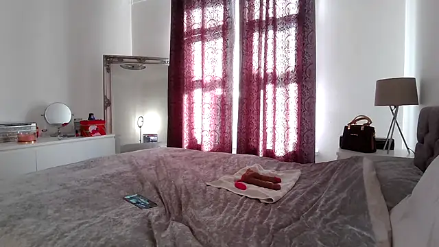 TanyaTaylor45 online show from 10.22.25