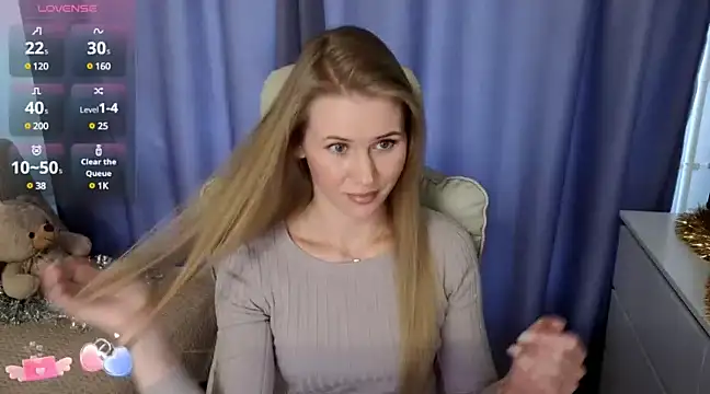 Snapshot of IsabelAllen chatting on 12.13.24 IsabelAllen online show from 12.13.24