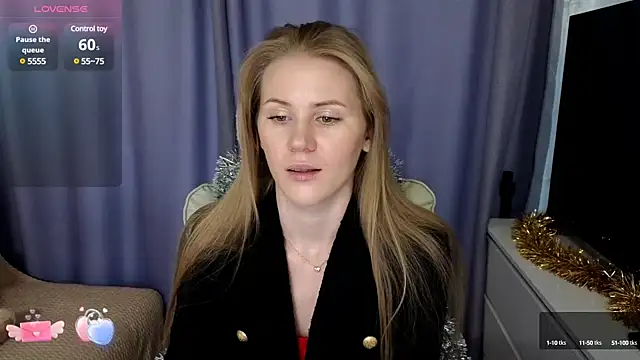 Snapshot of IsabelAllen chatting on 12.25.24 IsabelAllen online show from 12.25.24