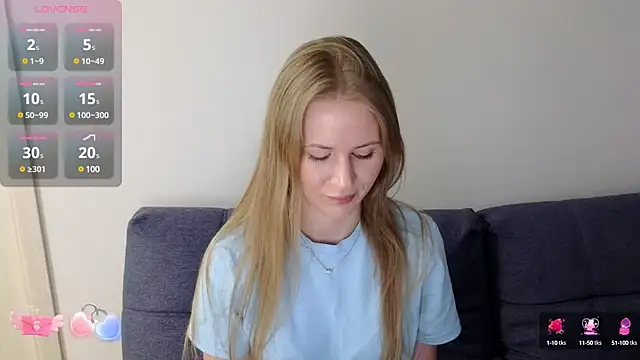 Snapshot of IsabelAllen chatting on 03.01.25 IsabelAllen online show from 03.01.25