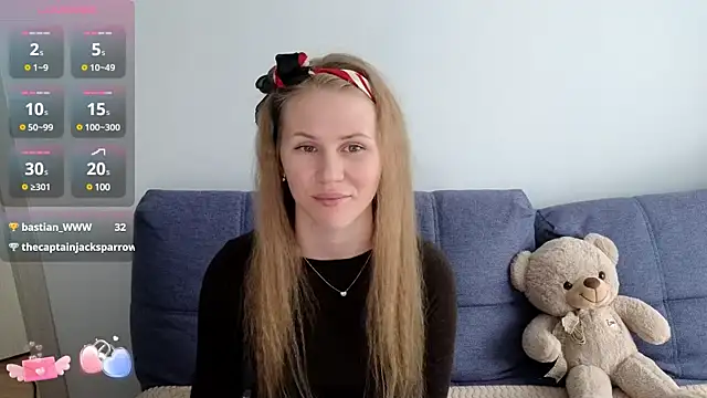 Snapshot of IsabelAllen chatting on 03.05.25 IsabelAllen online show from 03.05.25