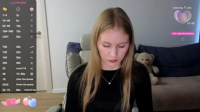 Snapshot of IsabelAllen chatting on 09.23.25 IsabelAllen online show from 09.23.25