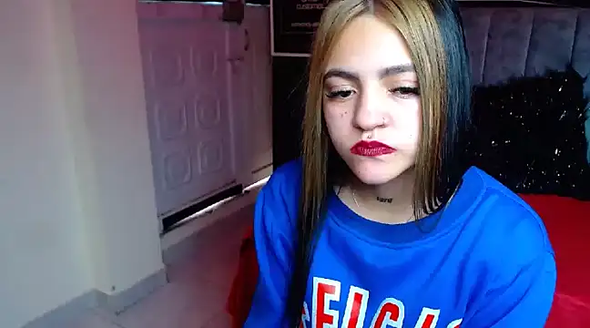 Snapshot of Violettasquirt chatting on 01.15.25 Violettasquirt online show from 01.15.25
