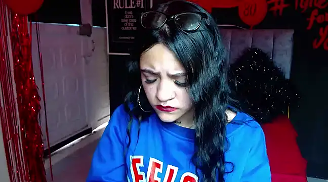 Snapshot of Violettasquirt chatting on 02.28.25 Violettasquirt online show from 02.28.25