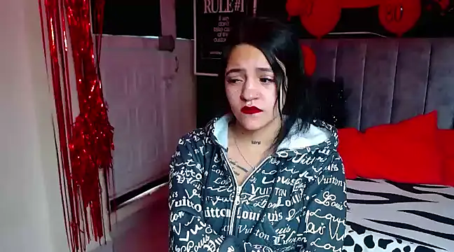 Snapshot of Violettasquirt chatting on 03.13.25 Violettasquirt online show from 03.13.25