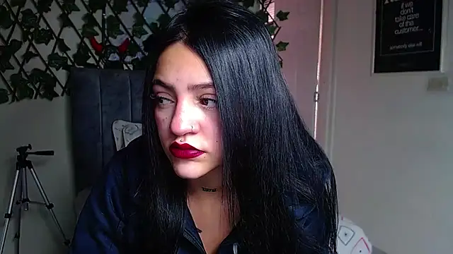 Snapshot of Violettasquirt chatting on 06.09.26 Violettasquirt online show from 06.09.26