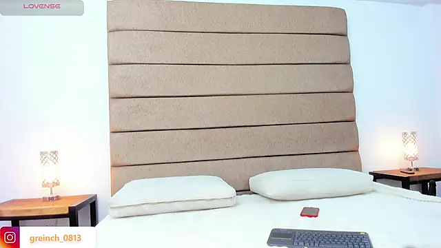 Snapshot of sally_rosses chatting on 02.18.25 sally rosses online show from 02.18.25