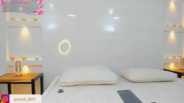 Snapshot of sally_rosses chatting on 03.13.25 sally rosses online show from 03.13.25