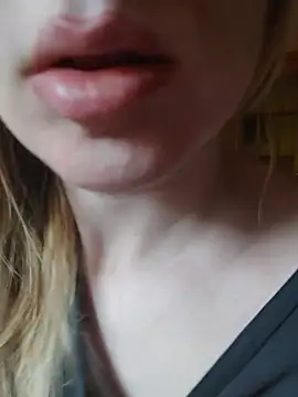 Linda 999 online show from 03.19.25