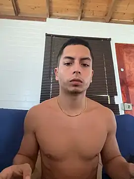 Snapshot of SAMUEL_OBRIAN chatting on 02.11.25 SAMUEL OBRIAN online show from 02.11.25