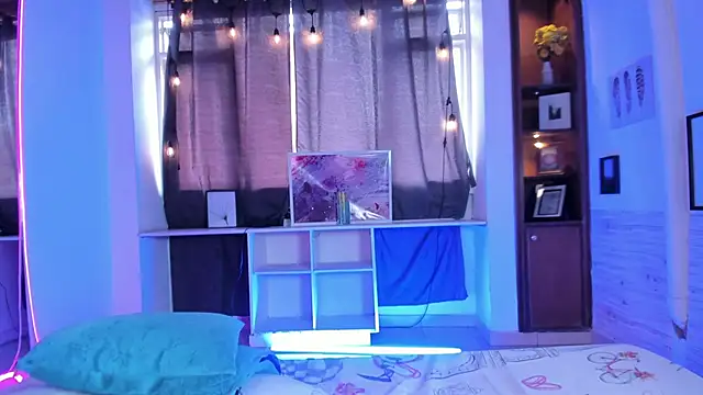 Snapshot of Susann_Ross chatting on 02.21.25 Susann Ross online show from 02.21.25