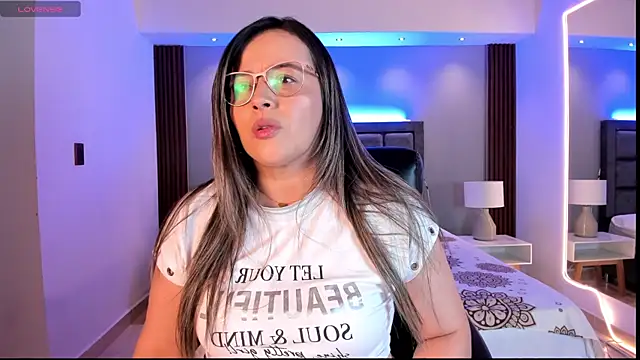 Snapshot of Susann_Ross chatting on 03.21.25 Susann Ross online show from 03.21.25