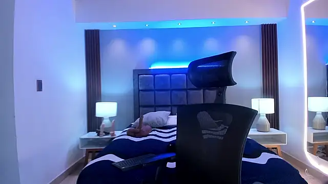 Snapshot of Susann_Ross chatting on 09.12.25 Susann Ross online show from 09.12.25