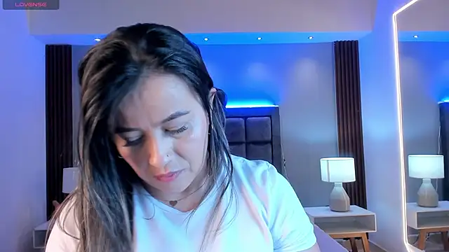 Snapshot of Susann_Ross chatting on 09.13.25 Susann Ross online show from 09.13.25