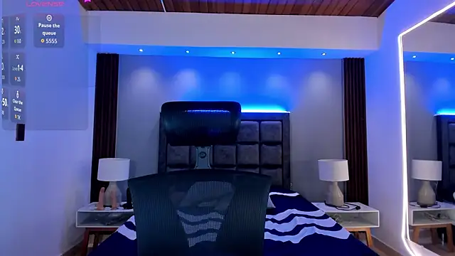 Snapshot of Susann_Ross chatting on 10.14.25 Susann Ross online show from 10.14.25