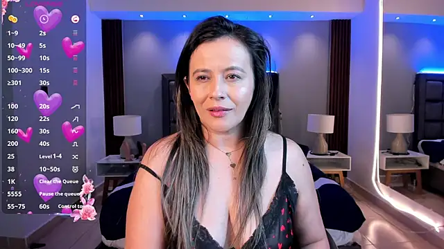 Snapshot of Susann_Ross chatting on 10.22.25 Susann Ross online show from 10.22.25