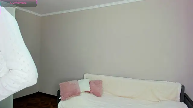 Snapshot of -Sacura- chatting on 09.12.25 -Sacura- online show from 09.12.25